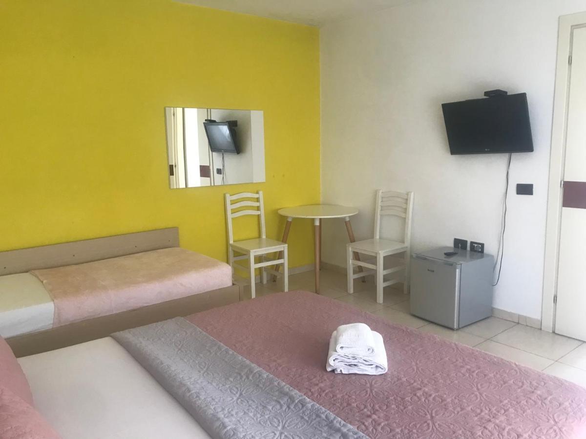 Orange Villa Hotel ติรานา ภายนอก รูปภาพ
